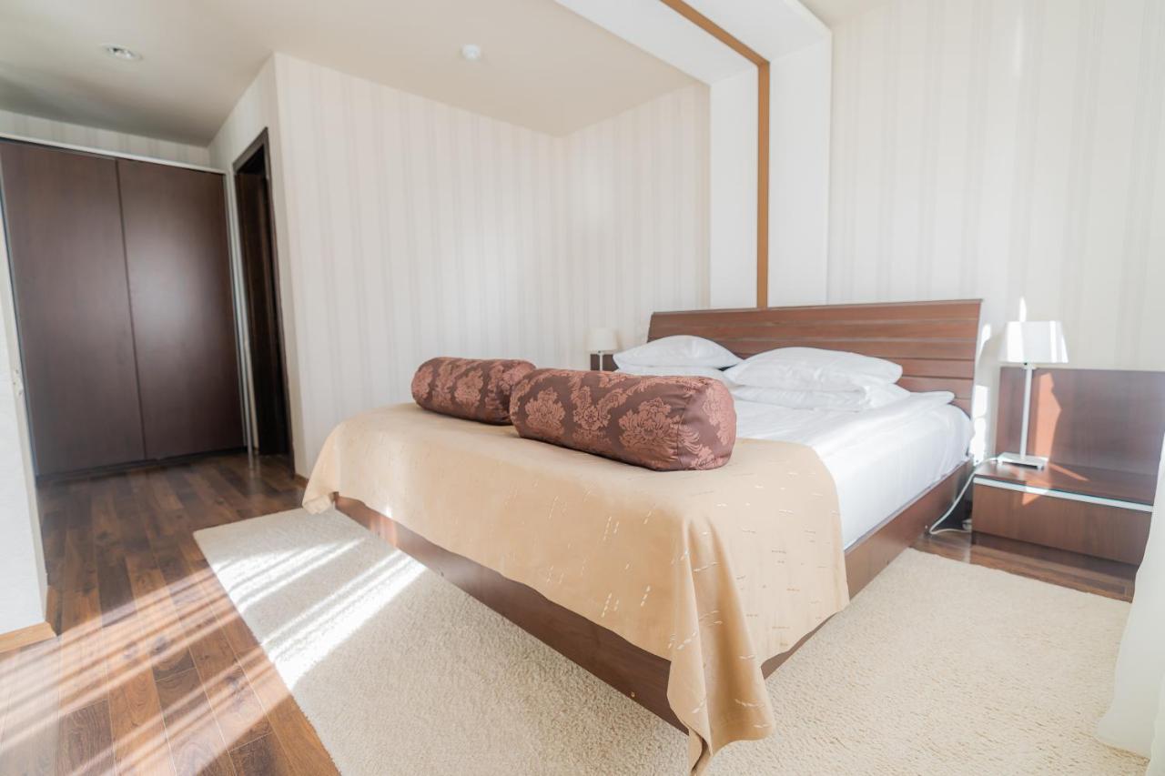 Hotel Belvedere Brasov Bagian luar foto