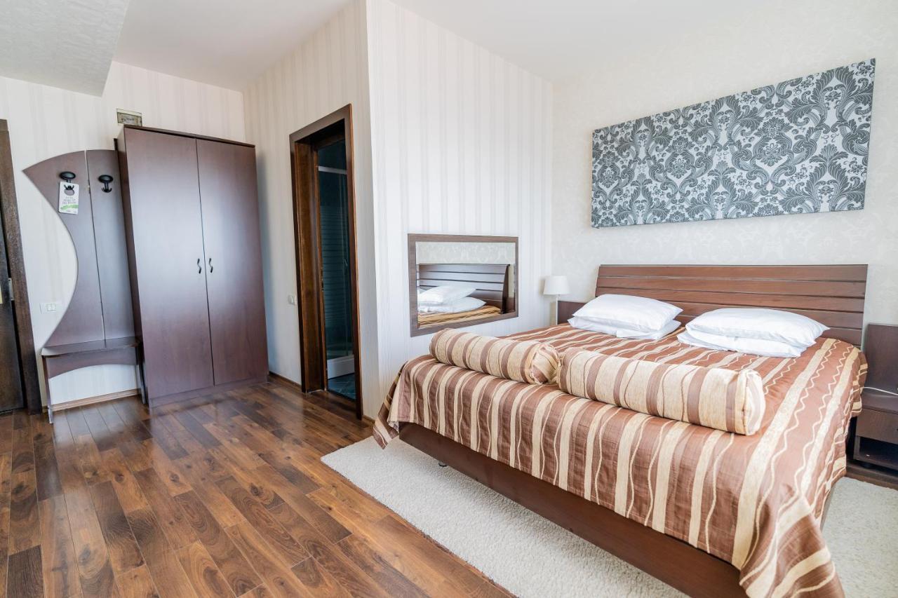 Hotel Belvedere Brasov Bagian luar foto