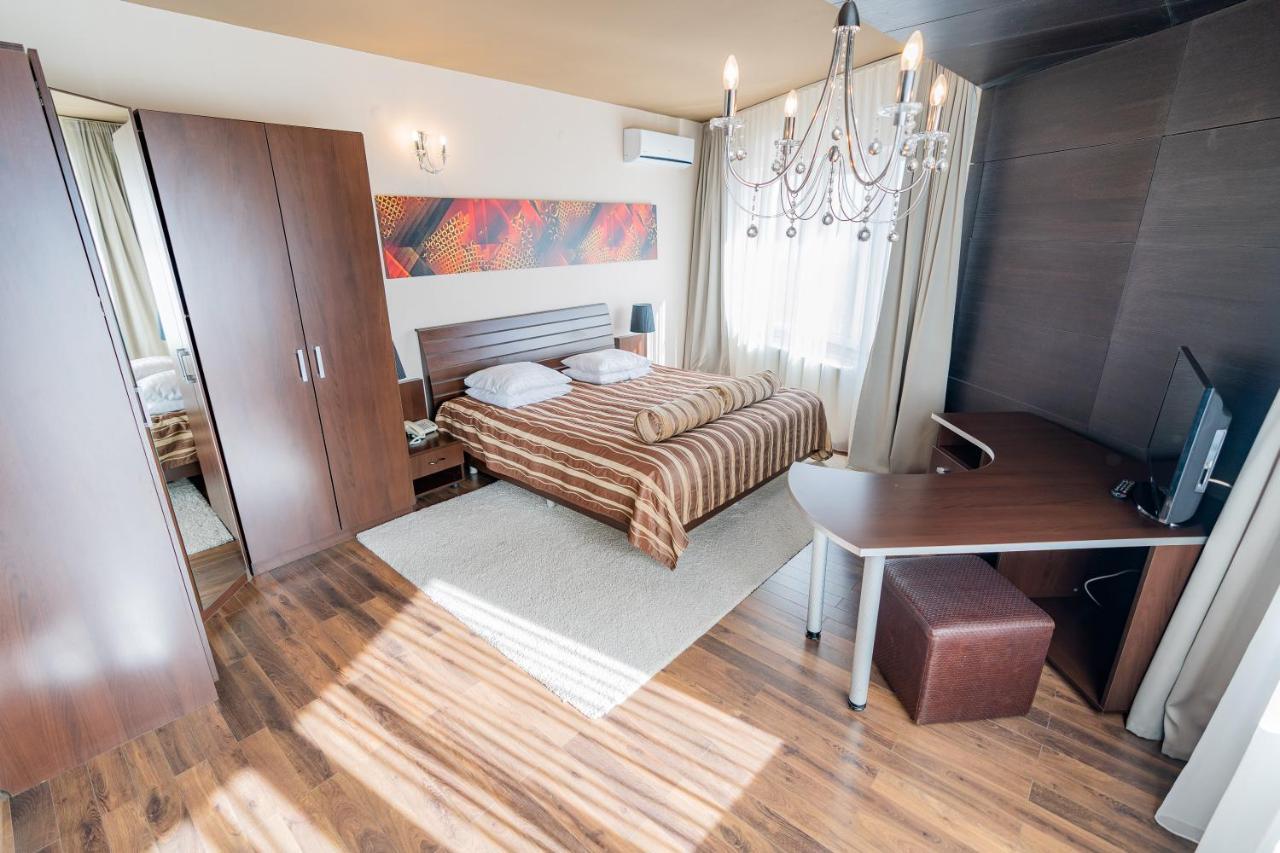 Hotel Belvedere Brasov Bagian luar foto