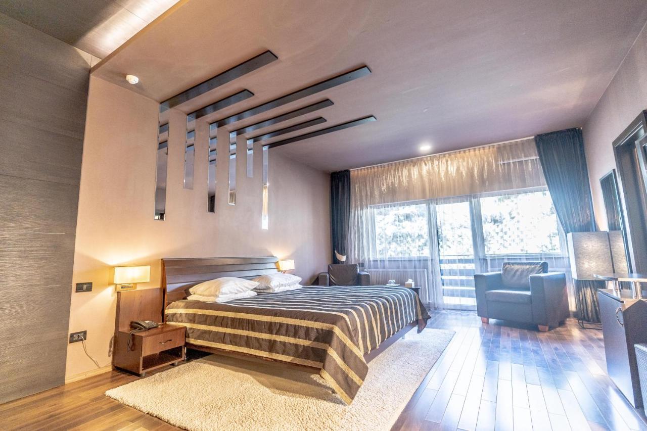 Hotel Belvedere Brasov Bagian luar foto