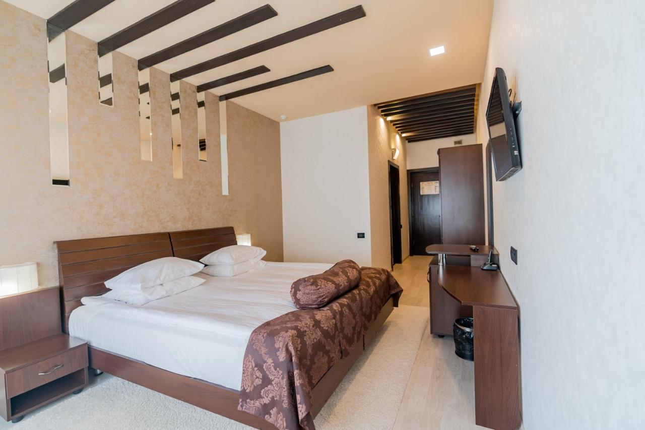 Hotel Belvedere Brasov Bagian luar foto