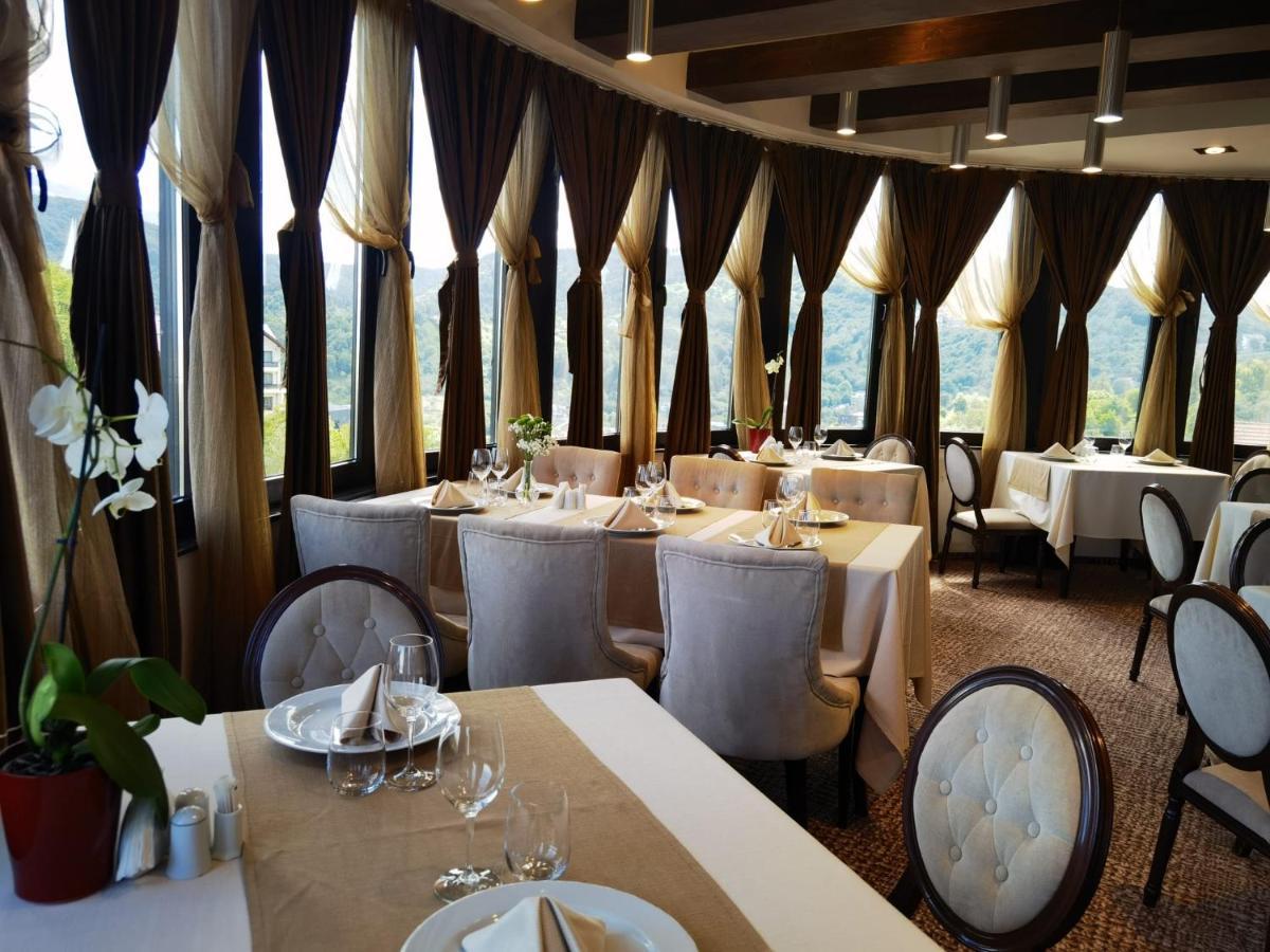 Hotel Belvedere Brasov Bagian luar foto
