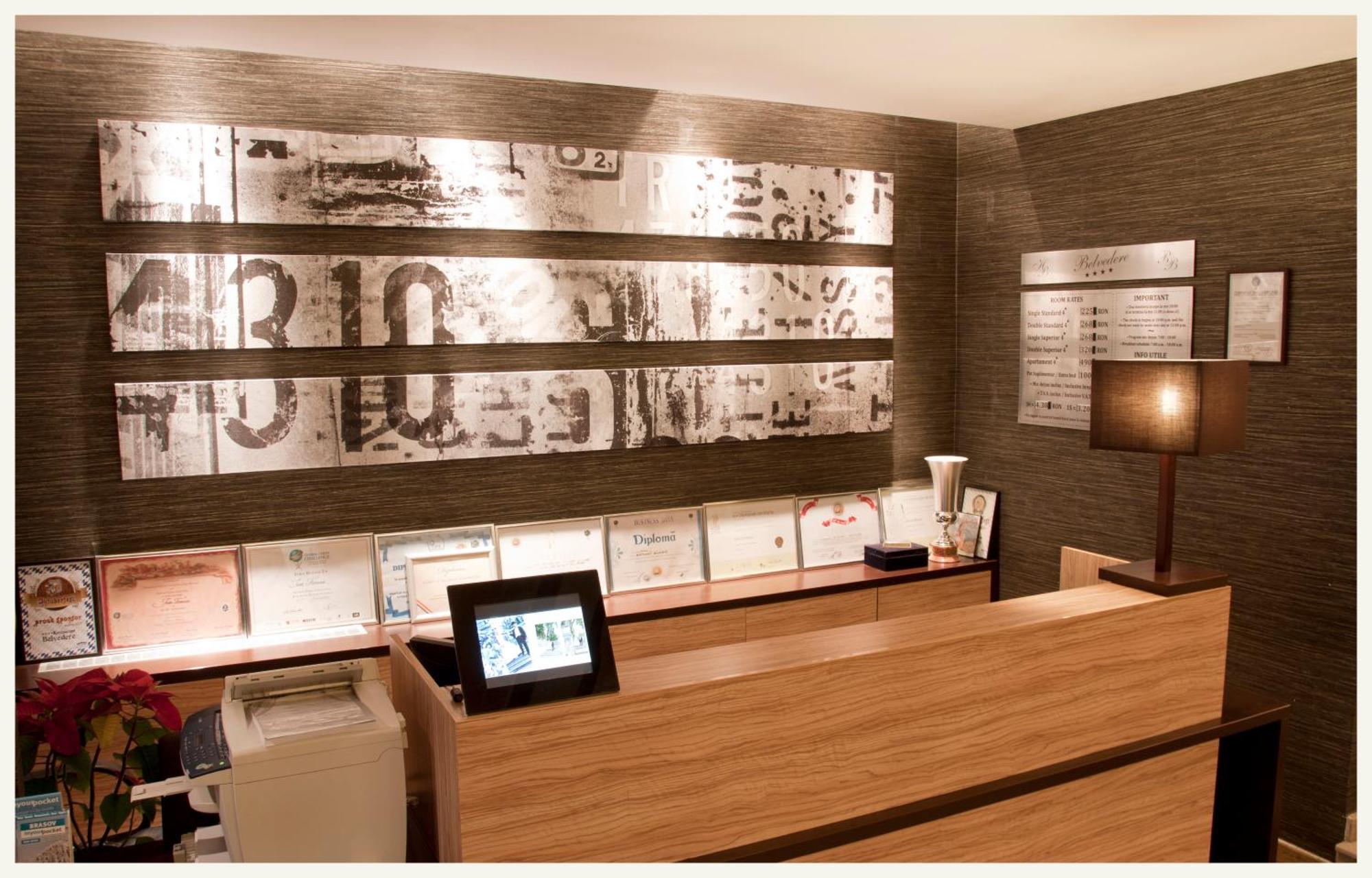 Hotel Belvedere Brasov Bagian luar foto