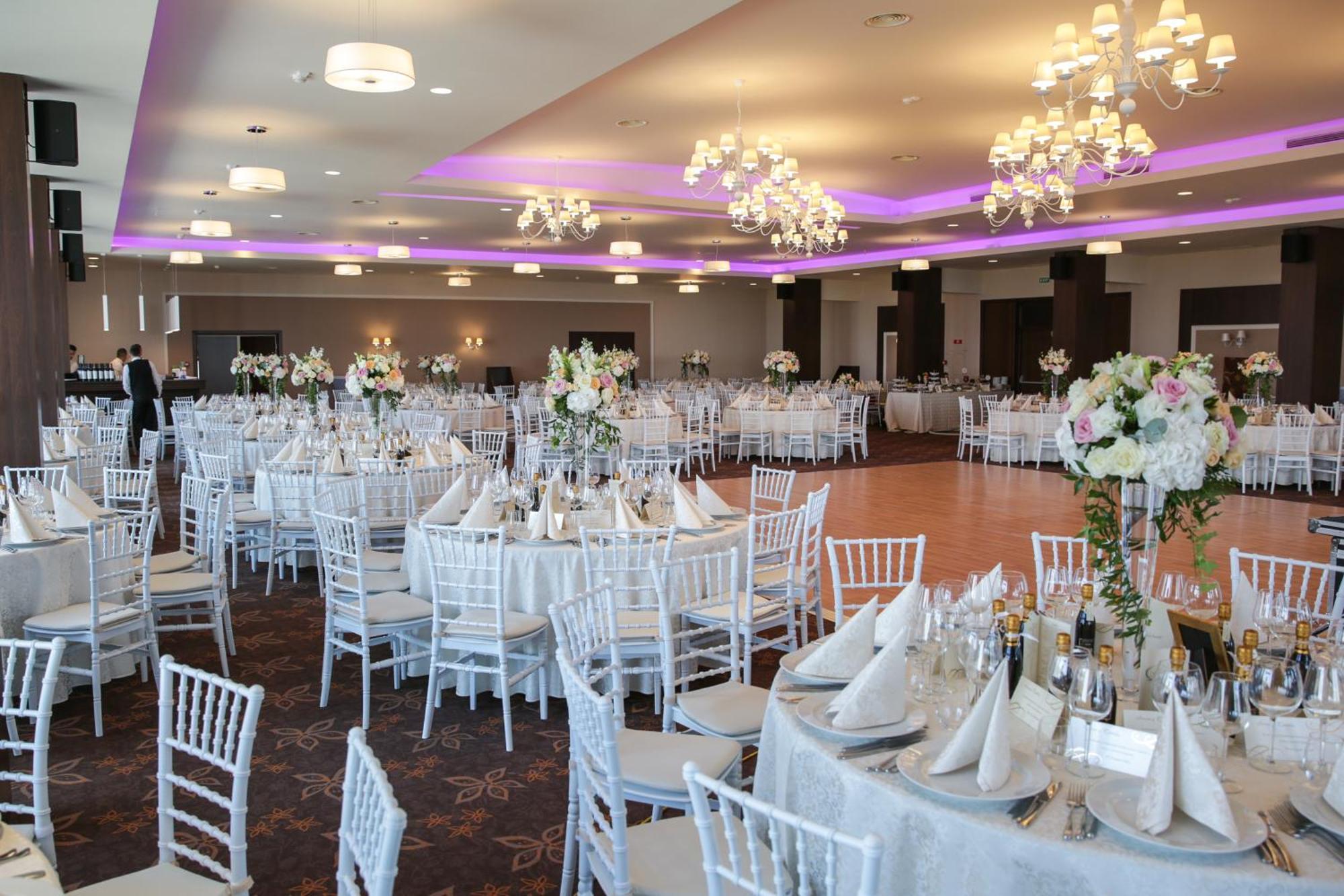 Hotel Belvedere Brasov Bagian luar foto