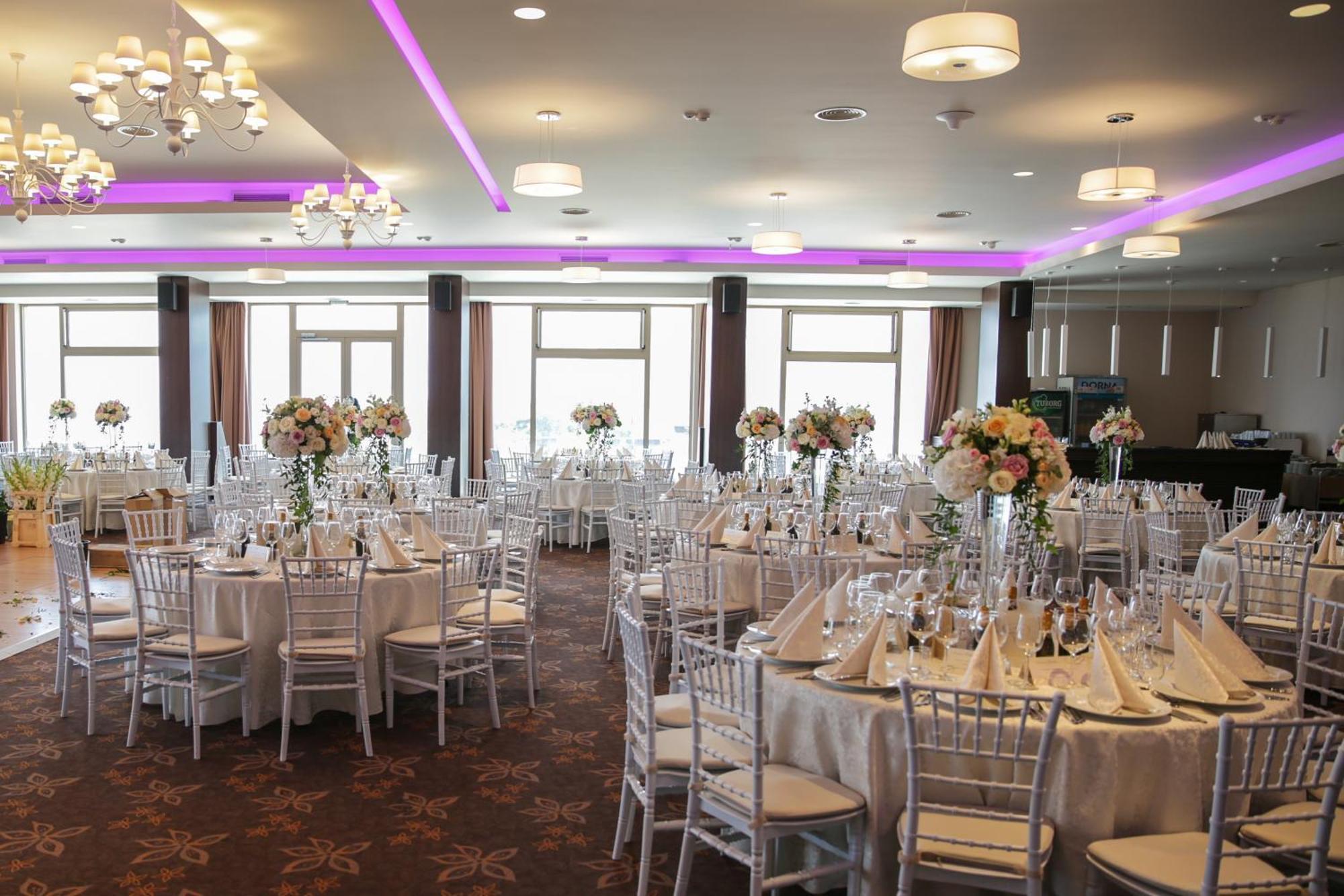 Hotel Belvedere Brasov Bagian luar foto